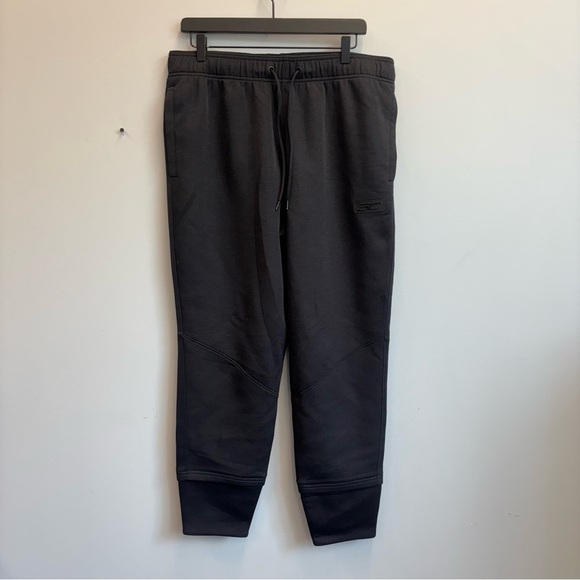Under Armour XL Black Joggers Sweatpants elastic drawstring waist - Picture 1 of 10